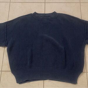 Aerie women’s crew neck sweater